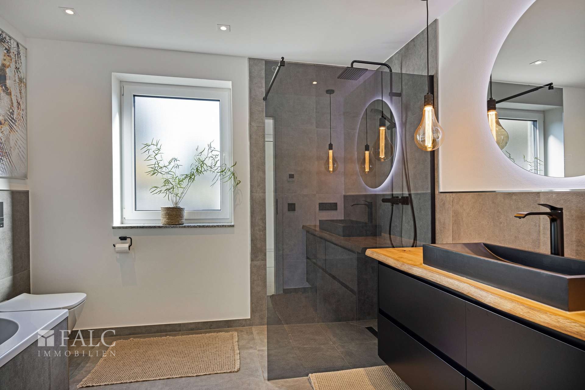 Badezimmer im OG